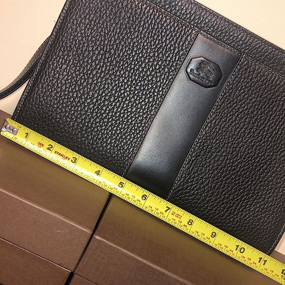 BURBERRYS Black Tumbled Leather Clutch Wristlet With Nova Check Plaid Lining - Picture 15 of 17